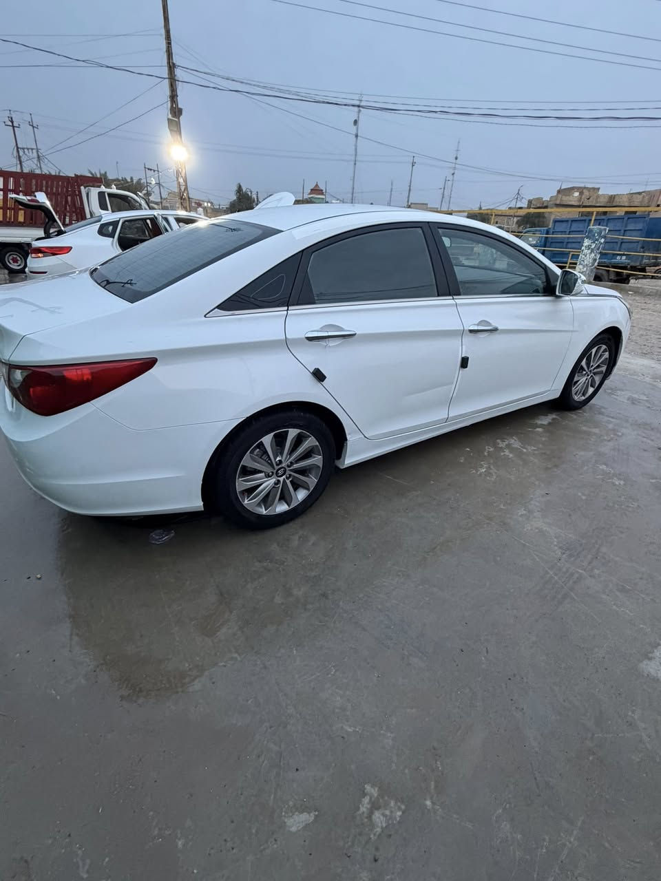 ١٣ خليجي مكفوله سياره رقم اربيل وكاليه مداور حاضر سياره بسم كردي وجهازه من كلشي مكينه ٢٤٠٠.   السعر ١٢٥.     ***********
