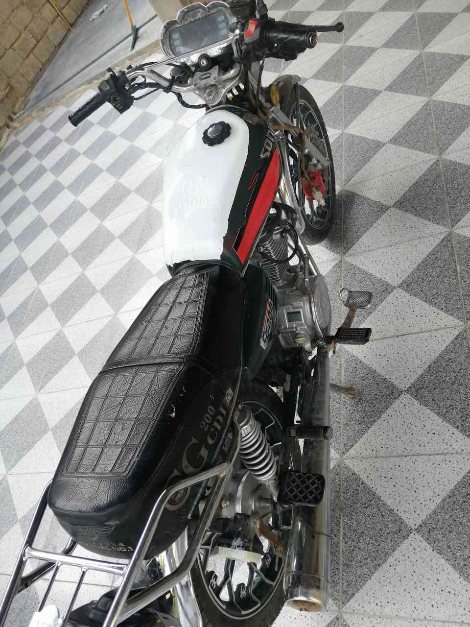 دراجة موديل 24 دراجة نظيفه خير من الله ناقصها شاشه اشاره فقط محرك 200 cc مكفول. السعر 625 وبيها مجال للشراي  للتواصل ***********
