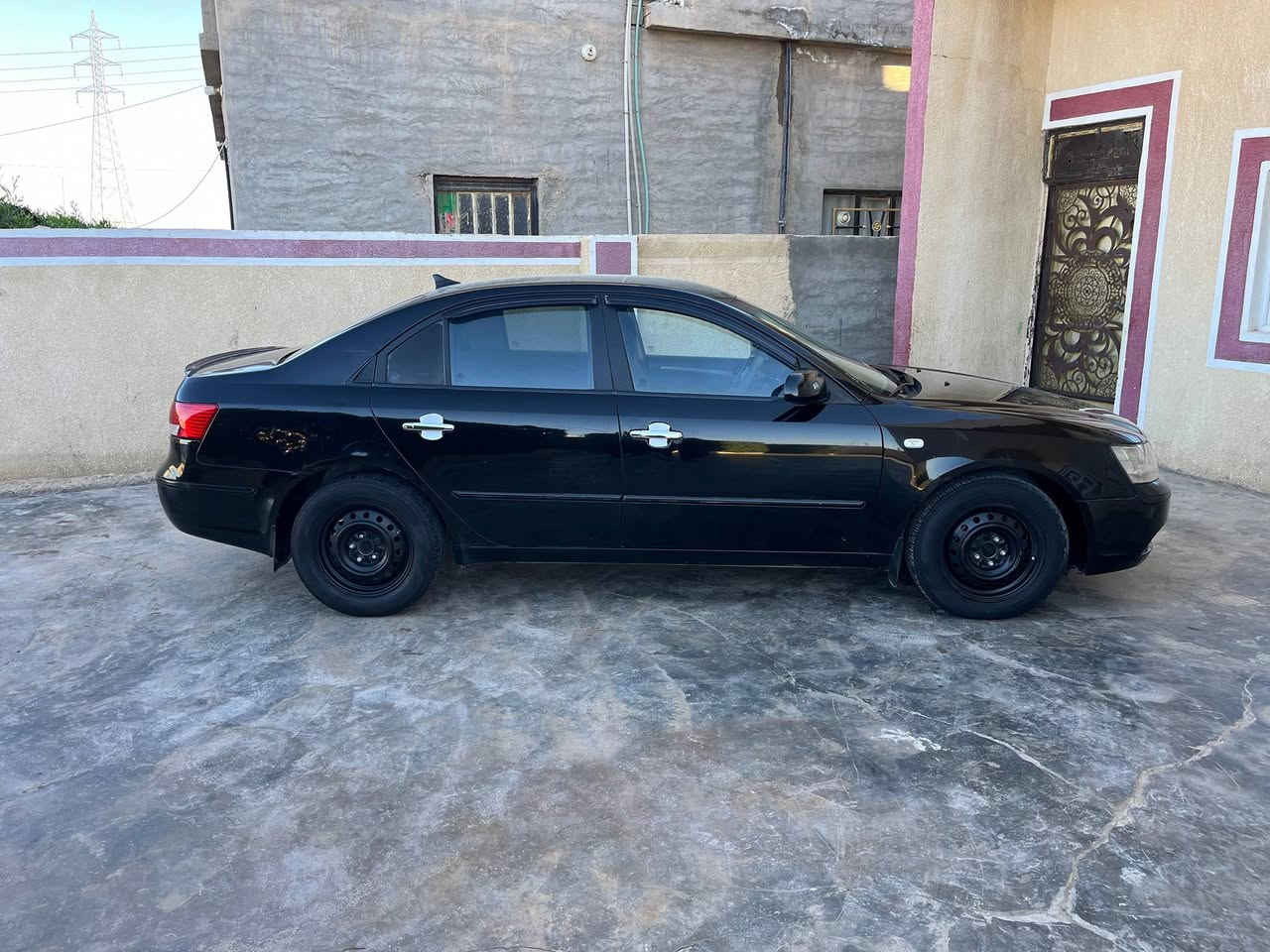 سلام عليكم سوناتا للبيع موديل 2010 بدون ضرر محرك جديد تبريد صدر سنويه 2027 سعر 105 وبه مجال المكان تكريت ***********
