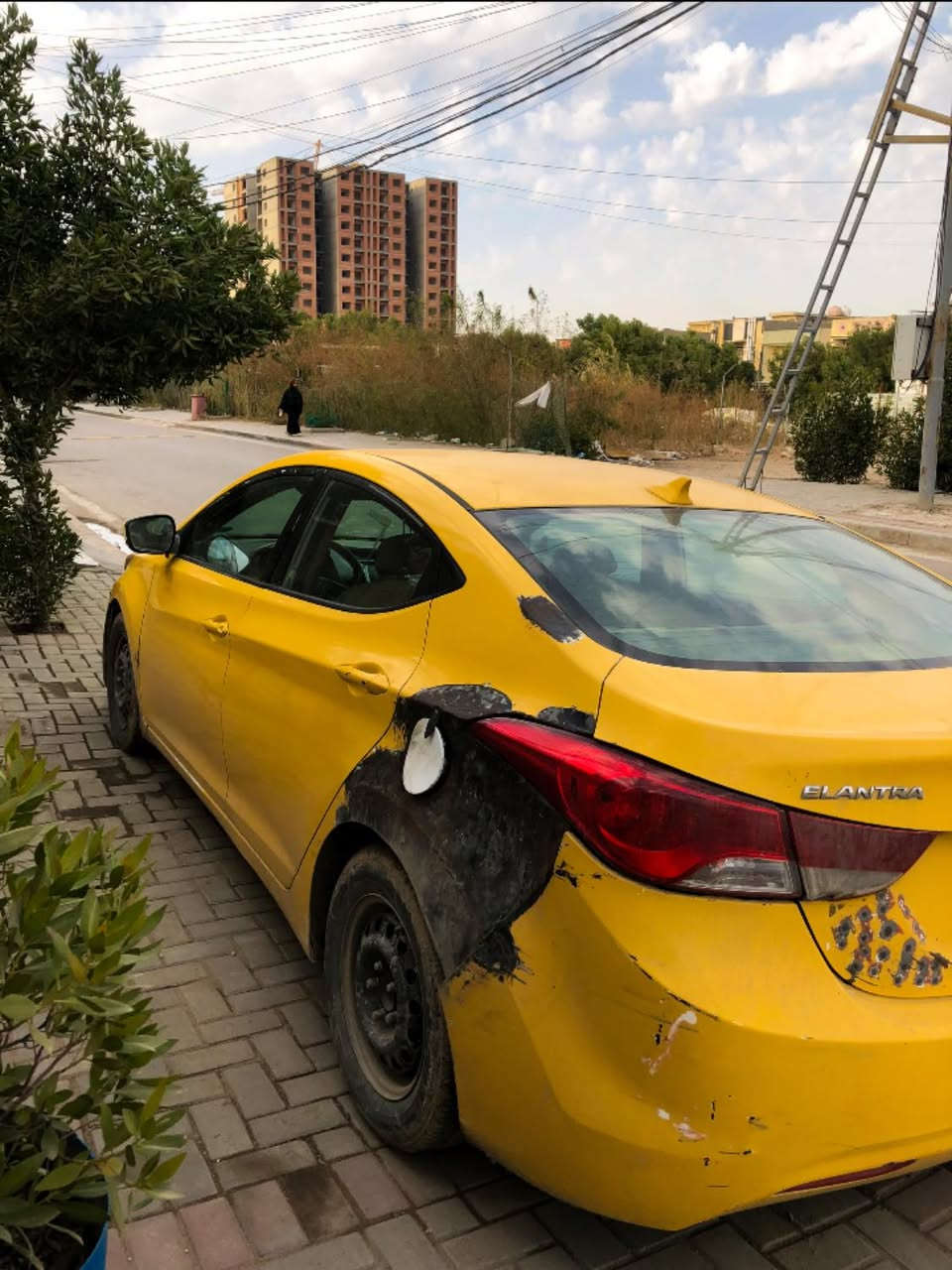 النترا 2011 وارد امريكي
مكينة 1800 دوش
رقم بغداد انكليزي
سيارة حلوة بيها نقوصات بسيطة
مكاني بغداد الدورة
رايدها 85 وبيها مجال 
رقمي ***********
