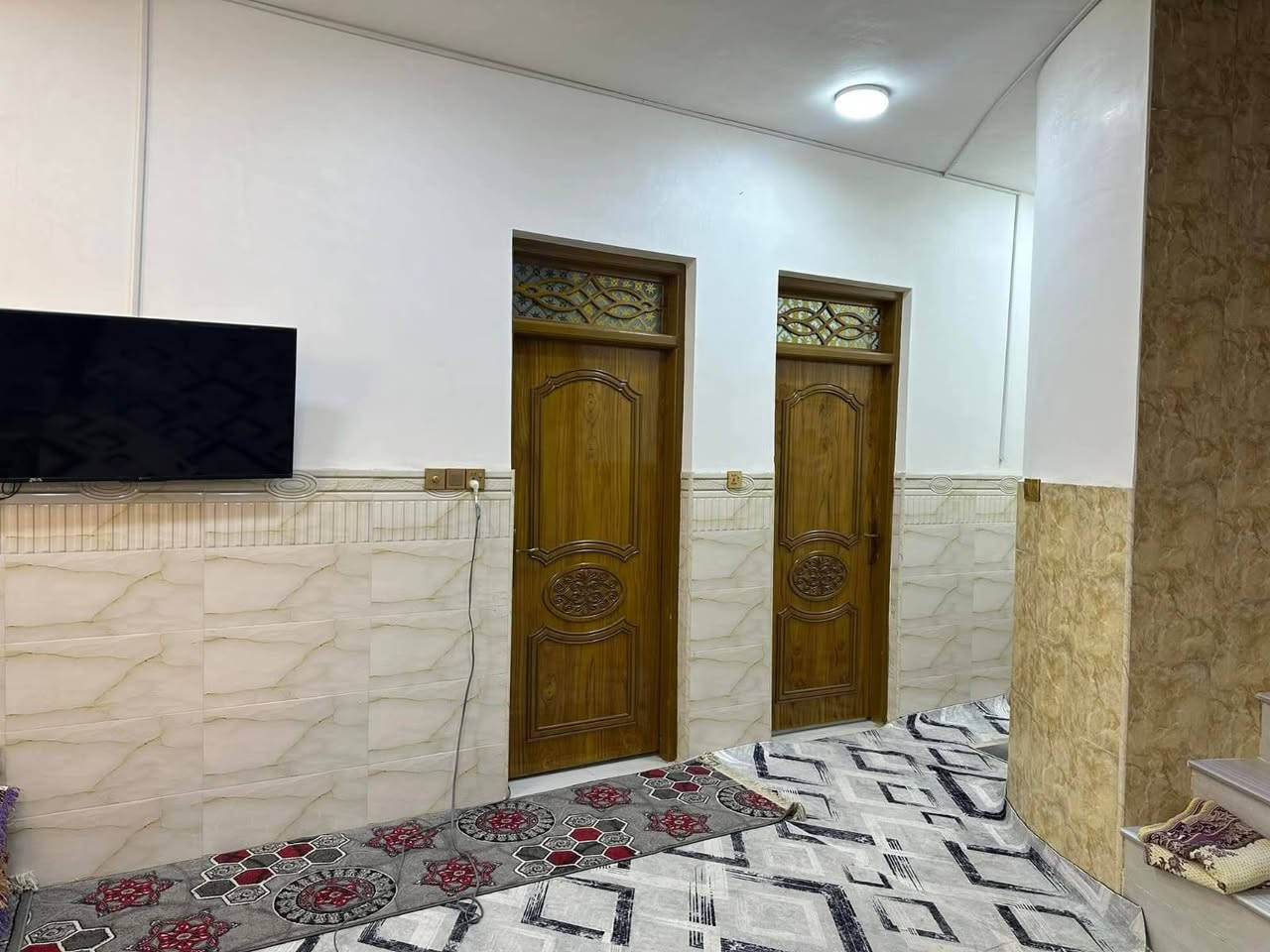 بيت للبيع150مترالسعر100وبي مجال عنوان شارع المطار الجديدقرب قاعة الياسمين ***********
