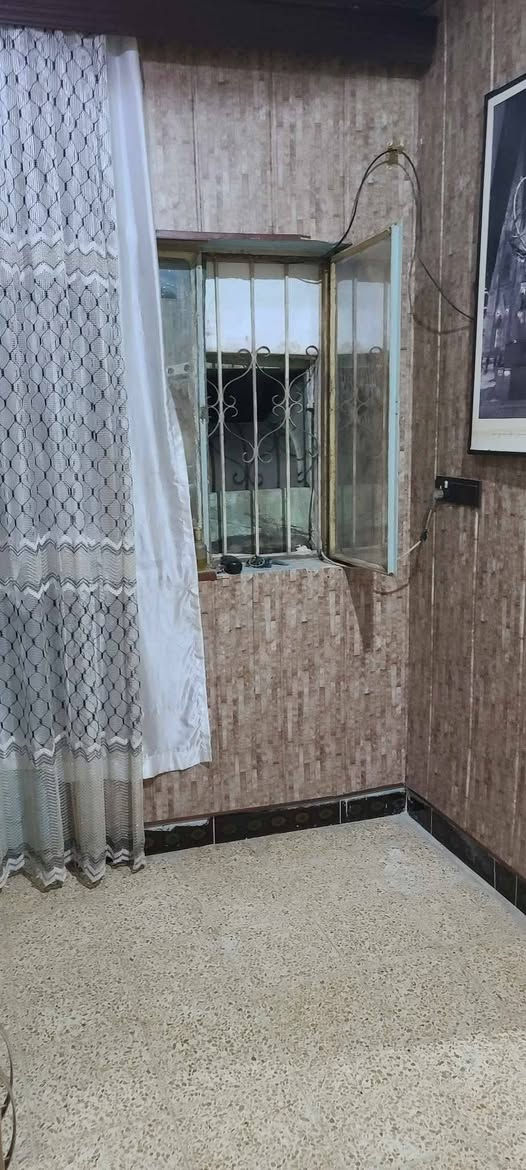 دار لبيع ١٤٠ متر طابقين مدخل خارجي وداخلي اب ساحت طيران قرب شركت كورك رقم ***********
