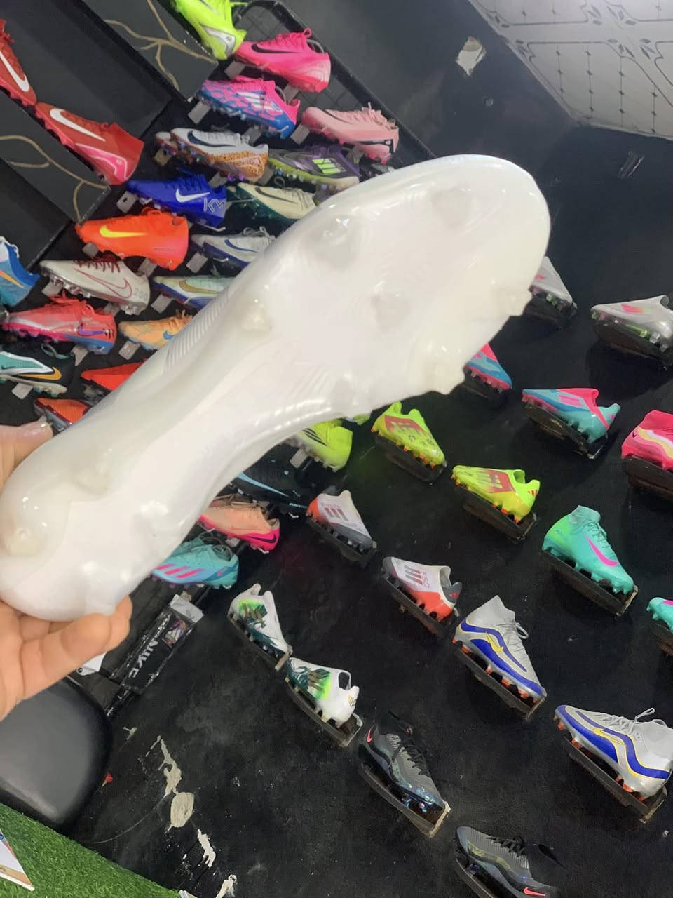 Adidas …….PREOOTOR

نسخة اورجنال اصلية

سيطرة أقوى داخل الملعب تبدأ من قدمك
بوط سكارات PREOOTOR خفة، ثبات، وأداء يرفع مستواك خطوة للأمام ⚽️
اختيار اللاعبين اللي يعرفوا قيمة التفاصيل 👟

عنوان #منبج شمال الحديقة العامة جانب معهد الرسالة
 
للإستفسار والتواصل0934830196


**إذا كنت صاحب هذا الإعلان وتريد حذفه لأي سبب، رجاءا أرسل رسالة إلى الدعم الفني**