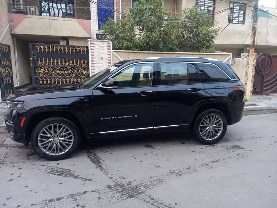 جيب summet2023
 ماشيه22
بيه قطع صبغ ابيع حزام
سعرها مناسب
العنوان بغداد الغزاليه
للاتصال ***********
