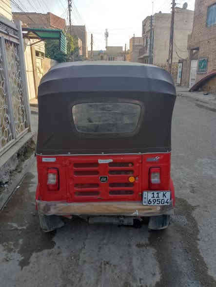 سلام عليكم تكتك لبيع موديل 18 شهر 12  رقم وسنويه مكينه خير من الله الدوس معمره بس ما مصبوغه لا بيها تنقيص ولا تبخير السعر 4500 بيها مجال حق الجيه مكان الشعب رقمي *********** وهم بي وات ساب
