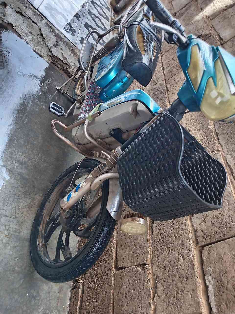 السلام عليكم ماطور شحن للبيع السعر 200 وبي مجال يشتغل كلشي مابي بطاريات يقرن 10 رقم الموبايل *********** مكان الكرمه شارع 20
