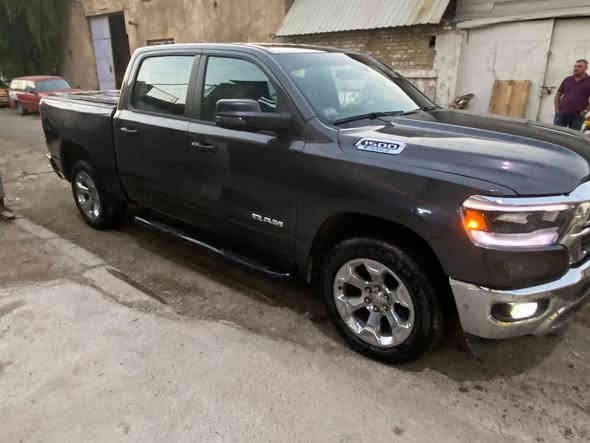 السلام عليكم، للبيع رام بك هورن محرك 6 سلندر ايتورك، فور ويل، ماشيه 4 الاف فقط باب خلفي طويل بدي قصير، بدون ايرباك، صبغ قبق الجنطه والجاملغ الخلفي والبنيد بدون دواخل ويل كب 20، تترقم بغداد وباقي المحافظات، السعر مرقمه كامله 28 الف دولار مكانها بغداد كراده مبايل *********** مع الشكر للجميع
