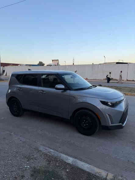 السلام عليكم كيا صول موديل 2024الشكل الجديد وارد امريكي حادث بنيد فقط بدون دواخل           
بدون رقم  / سعر. 138 

وبي مجال بسيط 

المواصفات

1شاشه الكتروني ديجتل

2 محرك 2000دوش 

3رادار امامي خلفي جانبي

4مانع انزلاق

5نظام نقطه عمياء

6كروز مثبت سرعه

7تحديد مسار/ قياده ذاتيه

توقف ذاتي /تنبيه مسار

اشاره ترحيب/

 إطفاء ذاتي

8تحكم جهتين ستيرن

9 وضعيات قياده3

بغداد الكرخ       ***********
