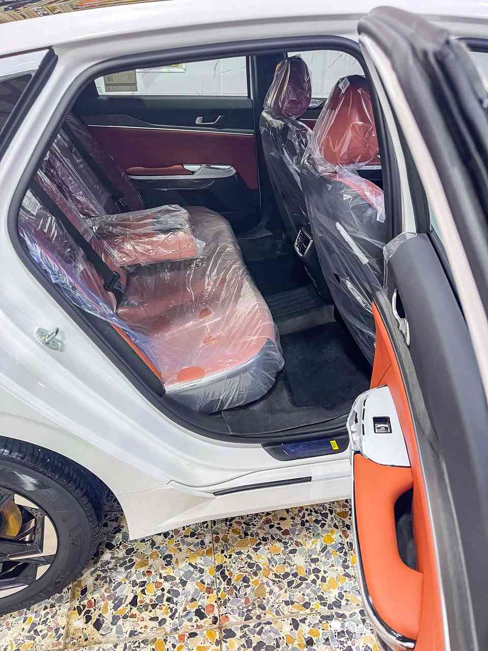 كي فايف 2026 vib اعلئ فئه ماشيه 3 الالف 

مكفوله من النمشه اربيل دهن الشركه بعده بيهه
مواصفات فول
سياره اعلى فئه يعني المواصفات لا اسولف بيهن شنو ابالك موجود بيهه
تشغيل عن بعد اصعد وتنزل الجام عن بعد فتحه بنوراما
شحن وايرلس
كشنات تدفئه تبريد
كامرت 360
رادار 
كشنات الاماميه كهرباء
كشن خزن 
صندوق كهرباء
مانع انزلاق
حساسات 360
وبعد بيه مواصفات كلش كلش هواي ذكرت بس
الاساسيات
رايدهه 270 ورقه وبيه مجال قليل حق الجيه 
الي شراي من صدك يتصل غير متواجد ع الفيس 
مكاني بصره حي الحسين 

***********
