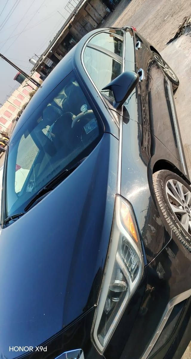 السلام عليكم ورحمة الله وبركاته
للبيع – هيونداي سوناتا 2015 
 الموديل: سوناتا 2015
 الحالة: جاهزة للاستخدام
 الحادث: ضربة خفيفة سابقًا – صندوق السيارة فقط
 الشاصي والمحرك: سليم
 السيارة نظيفة ومستخدمة استخدام شخصي
 الموقع: بغداد – سريع اليوسفية
 السعر: 117 وبيها مجال 
 للتواصل والاستفسار: خاص أو اتصال
0785300780
*********** واتساب
