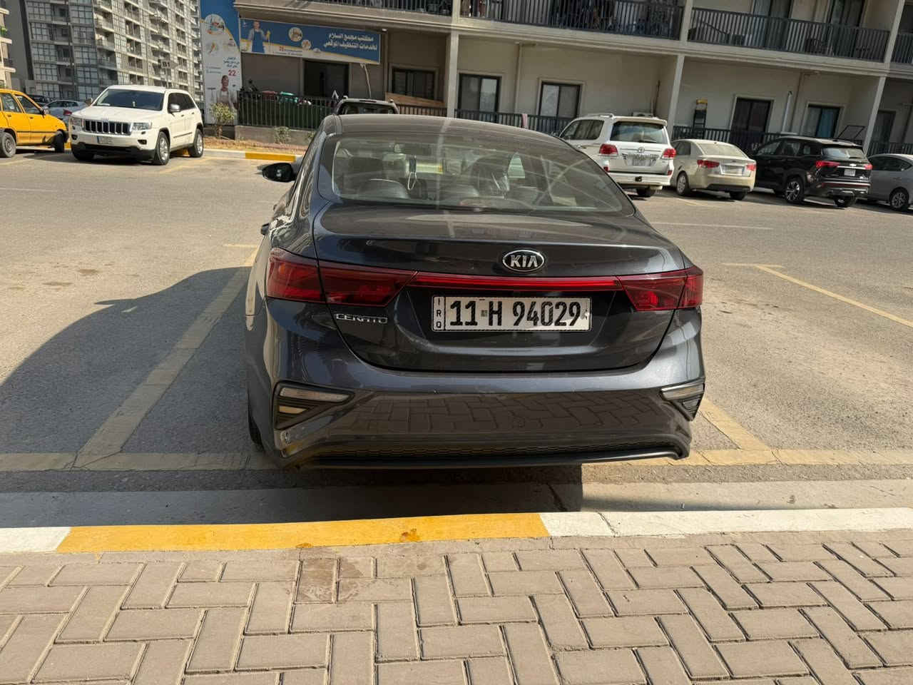 سلام عليكم سيراتو خليجيه للبيع 2019 رقم بغداد بئسمي بيه طخه بلباب وره السايق نص فول  سياره جديده  مكينه كير مكفولات مكفوله من التبديل ولفتح عنوان حي الجهاد 
***********
السعر 142
