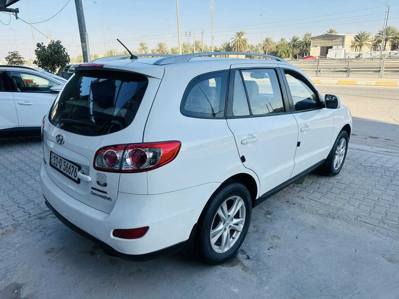 سنتافي 2012  مكفوله من الصبغ بيها بارد قليل بلباب الخلفي
مكينه 6 سلندر 
7 راكب 3قطع تبريد
ثلاجة 
دفع رباعي شاشه وتحكم ستيرن بيها منظومة غاز جديدة
تخم تاير جديد سياره جاهزه من كلشي وجديدة معنى الكلمة مكاني كربلاء السعر 158  
***********
