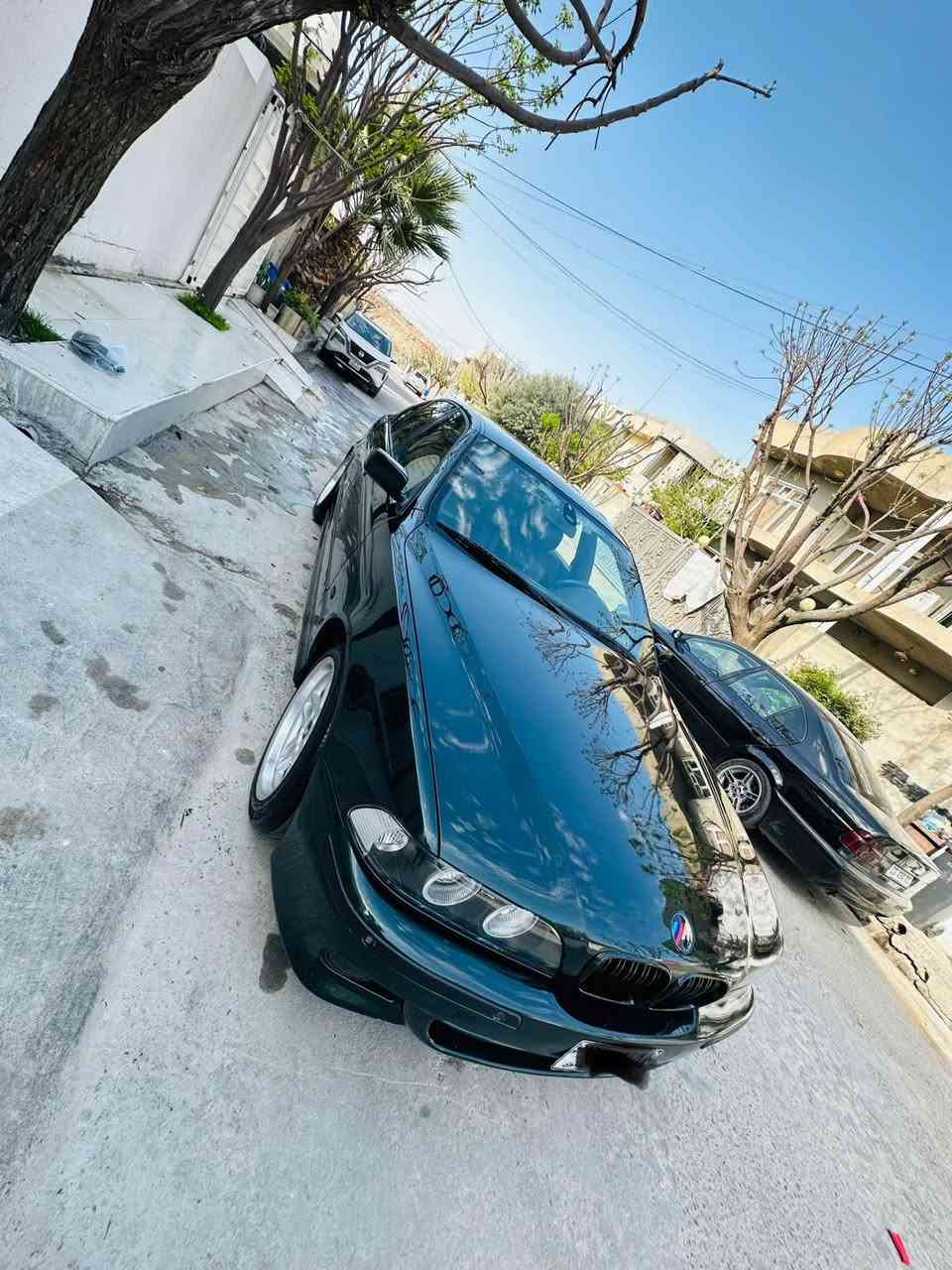 ئارم پلاستيك به شه رتي ئارمو ئه وليات 
موديل ٢٠٠٠
مه كينه ٥٢٨ ده بل كير ده بل دجيتال كيرو مه كينه و ته بريدو توندو تولي به شه رت ده حمو ليدراو به شه رت له سه ر ساخي حام كراوه بو جواني
***********
فايبه رو وتس ئاپ أربيل, العراق
