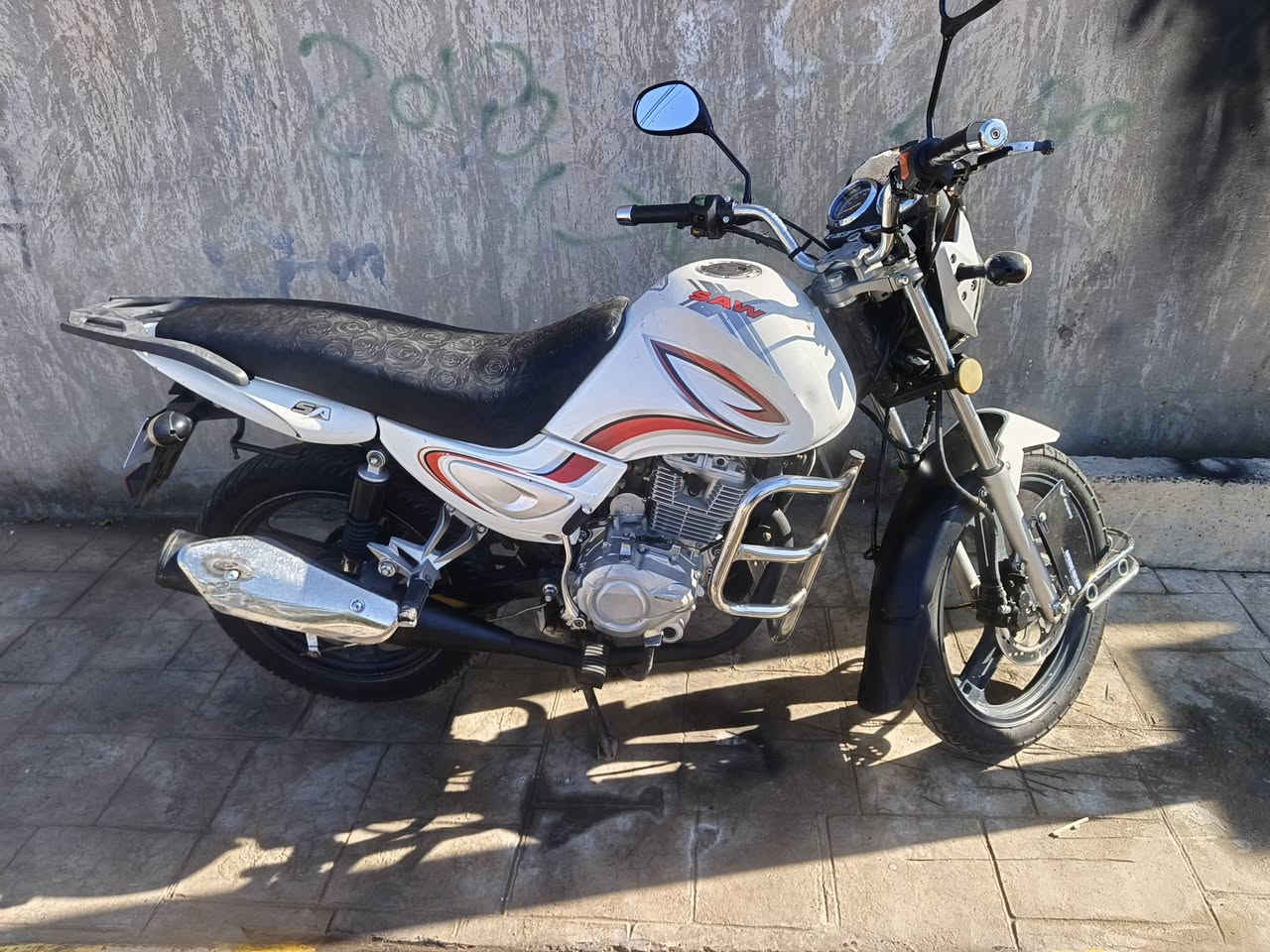 سلام عليكم  ماطور سنكي للبيع موديل2020 اوراق موجوده  السعر خاص الشراي يجي خاص  او عل رقم***********
