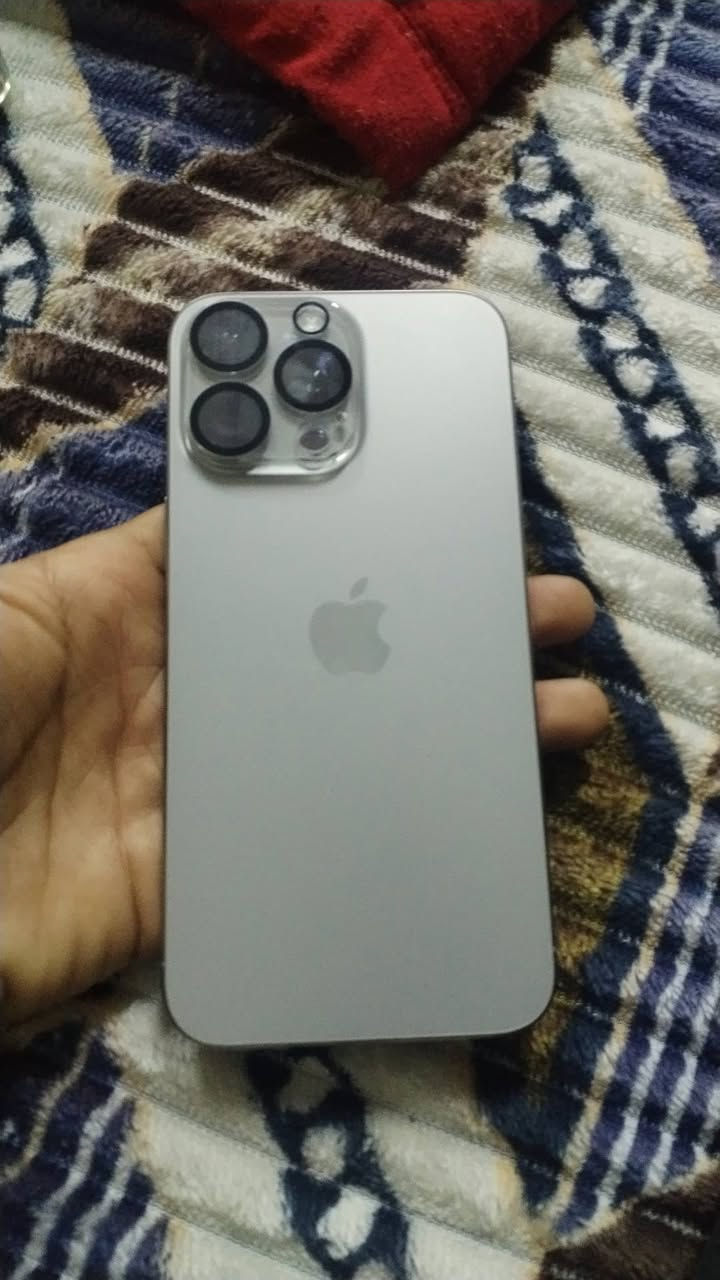 سلام عليكم ايفون للبيع 15 برغي ما فتوح بيه بطاريه 86 ما بدله  مابيه صرفيه *********** متواجد واساب
