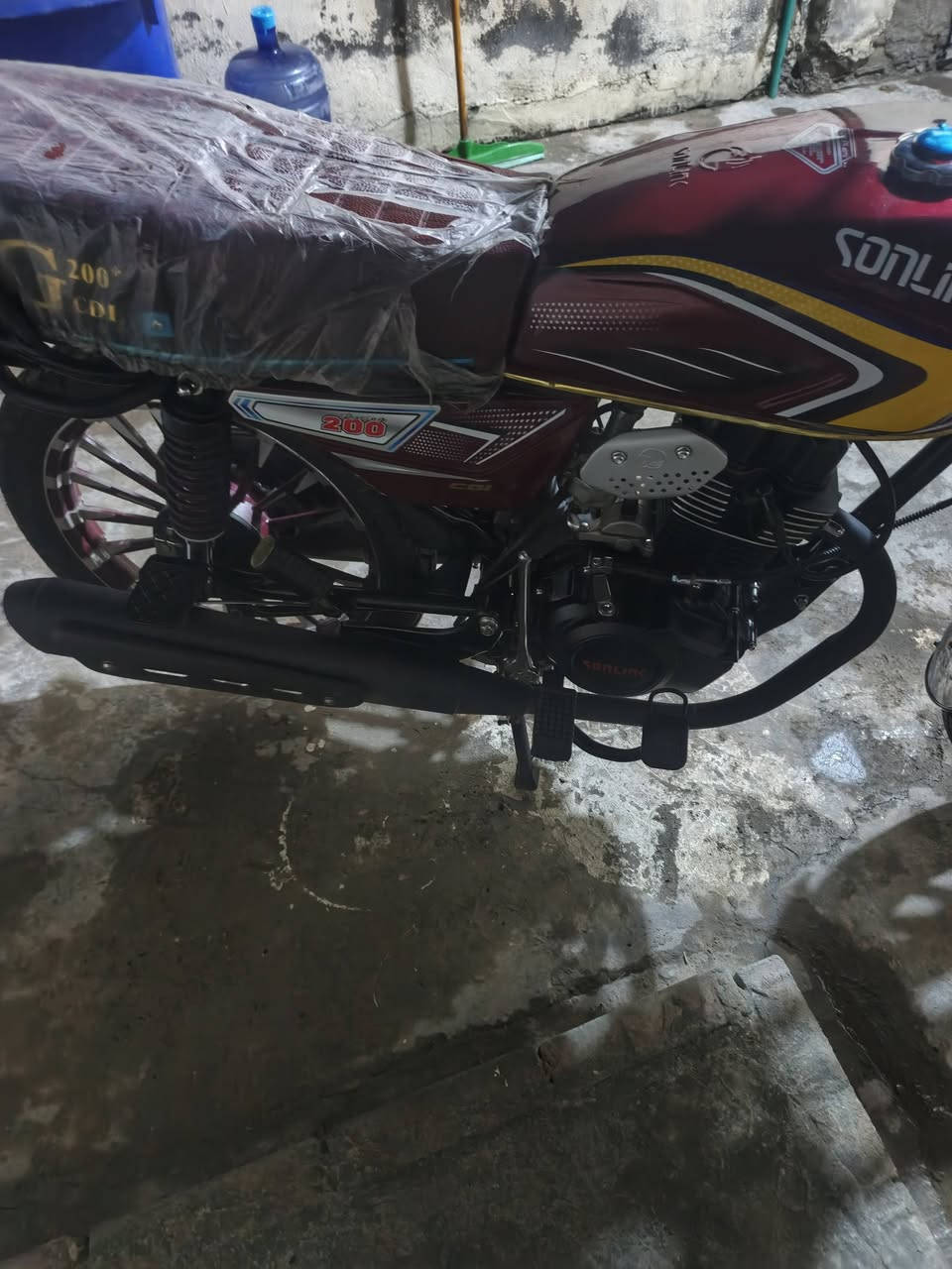 دراجه ايرانيه اوراق سكنر جديده تخبل مابيها ولا نقص تجي وشوف بعينك احلى من الصوره تشغيل عن بعد ضاغطه وزنجيل انسه الرجه والله نضيفه معنه كلمه مكاني حسينيه راشديه قفلها ٩٠٠ رقمي ***********
