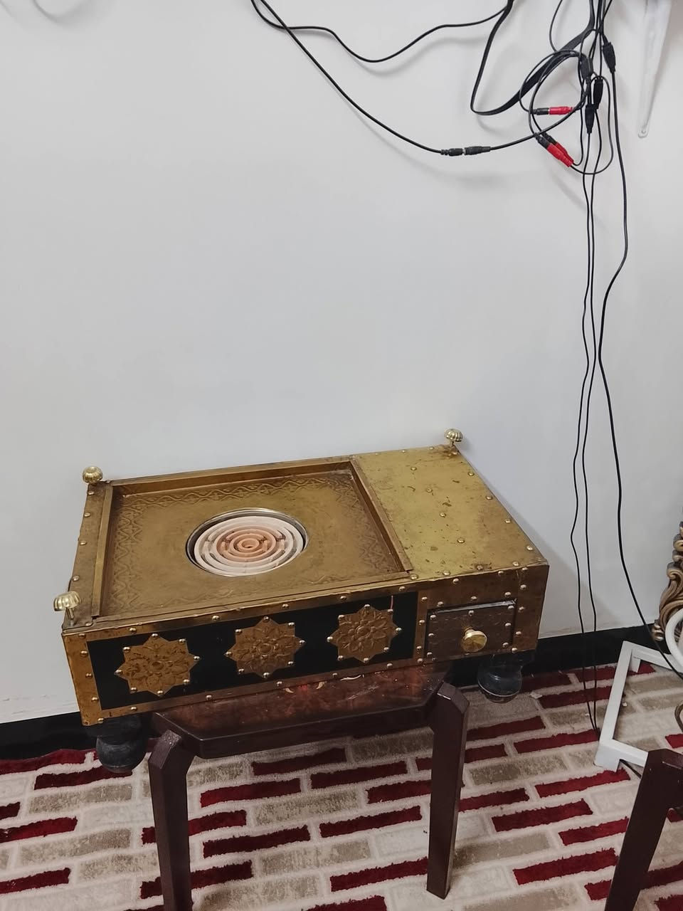 غراض انتيكات جدد للبيع هاون نحاس ثقيل قديم مع الايده سعر 75 منقله كويتيه قديمه  ونضيفه جدا مع هيتر شغال ب 100 ألف فانوس انكليزي جديد سعر 25 لاله هنديه جديده غير مستعمله سعرهه 15 الف مكاني حسينيه يوجد توصيل مراسله أو واتساب ***********
