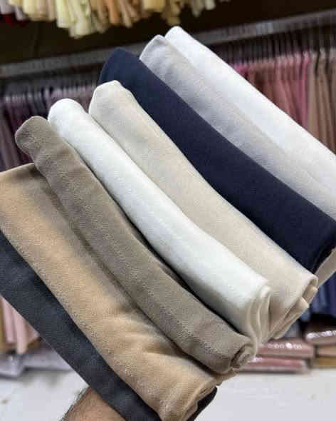 مساء الخير 

شيلة شاش جبسة كويتي اصلي 

سعر القطعة ب5.000

يوجد خدمة توصيل لجميع المحافظات 

***********
