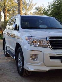 لاندكروز GXR • ٢٠١٣ • ١٩٠٠٠٠ كم