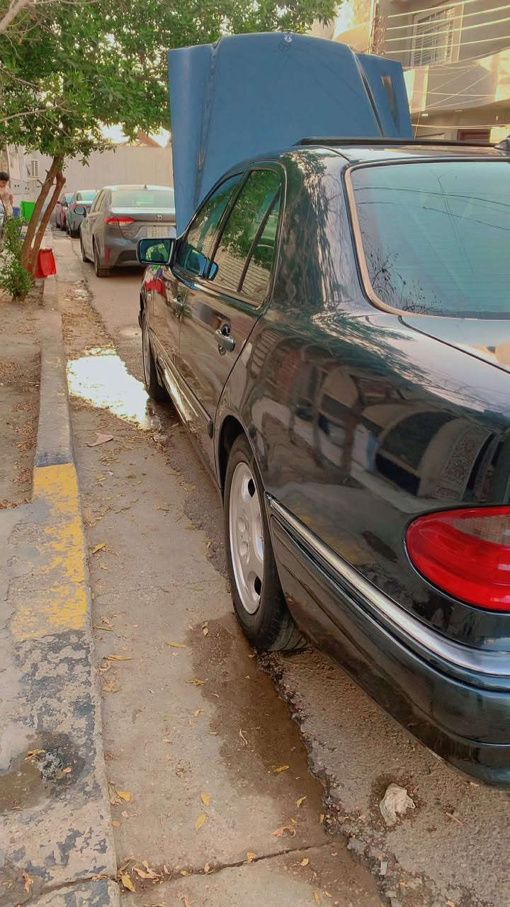 ١٩٩٧ بغداد بسمي السياره جاهزه من كلشي اخوان سعر ٩٠ وبيها مجال  عنوان بغداد ***********
