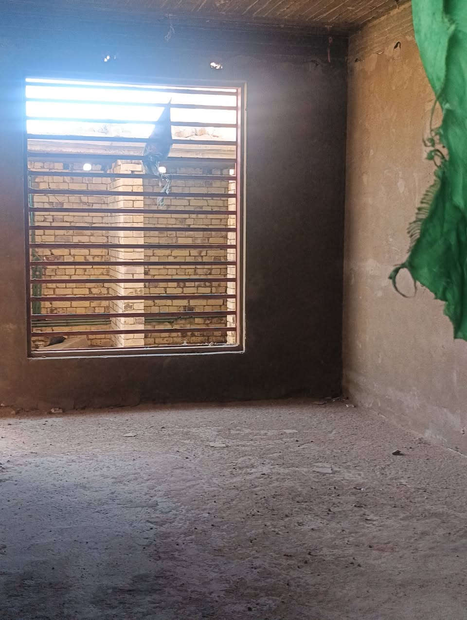 سلام عليكم بيت للبيع  طابو صرف منطقت الطيارين 150 متر للستفسار
***********
