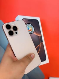 16 برو ماكس ذاكرة 256  بطارية 98  اللون الصحراوي  ماستر بعده داخل الضم...