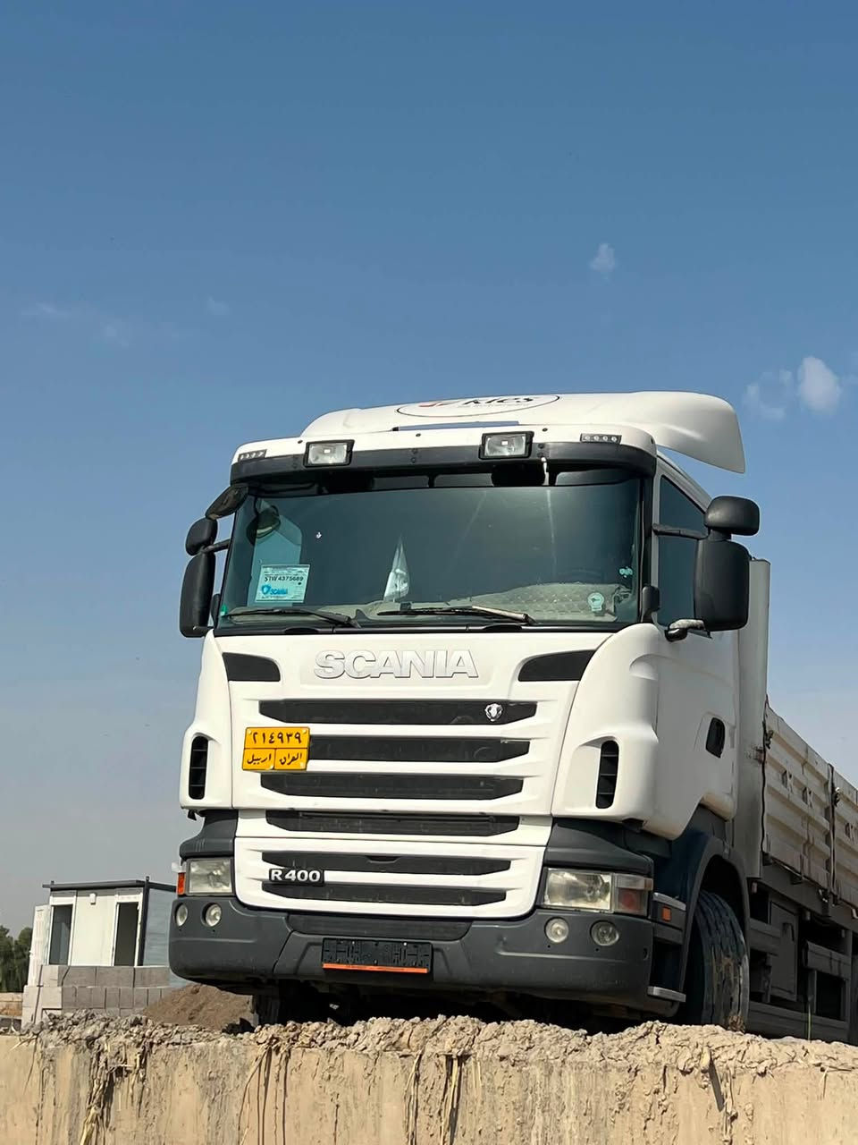 اسكنيا 2011
حجم 400R
كرين 1900 بافنكر 

محرك كير شرط طخم تاير جديد 

مكان السيارة الموصل 

***********
***********
