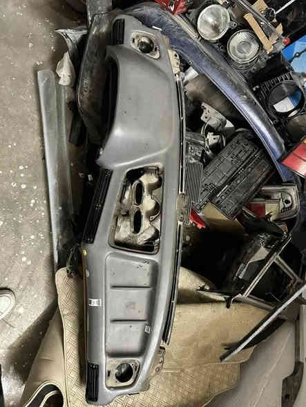 چوار بەرگە دەرگاو داشغولی بیئێم 700 بۆ فرۆشتن *********** السليمانية
