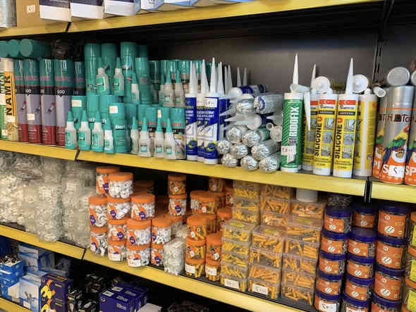 فروتنا كه ل په لت كهرباء 
لتجارة وبيع الادوات الكهربائية والصحية

داخل لمول مجمع روز ستي 
***********
