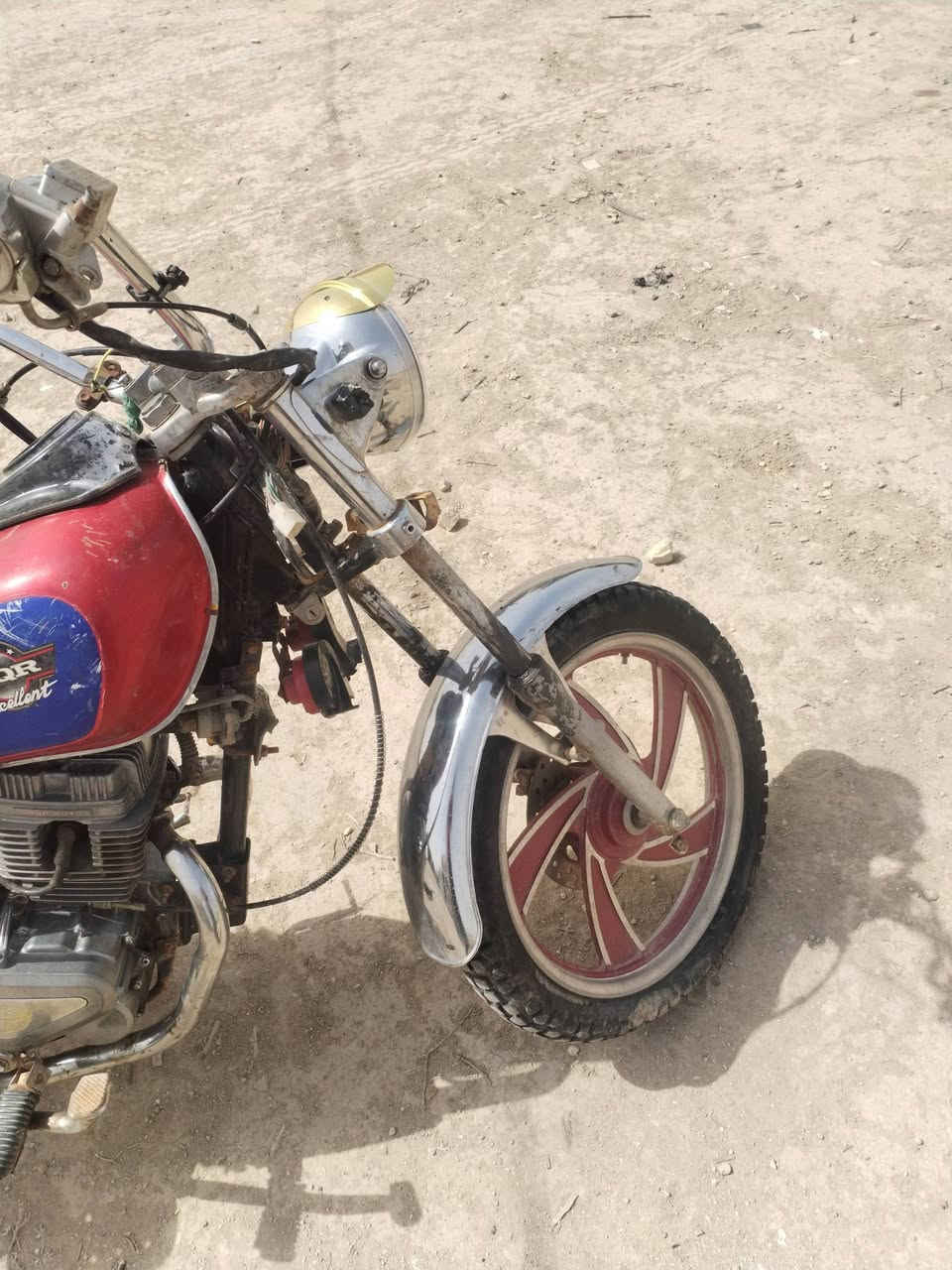 السلام عليكم جونده للبيع كلك الموديل ٢٠ سعر ٣٠٠ الف قفل *********** وتساب المكان الديوانية
