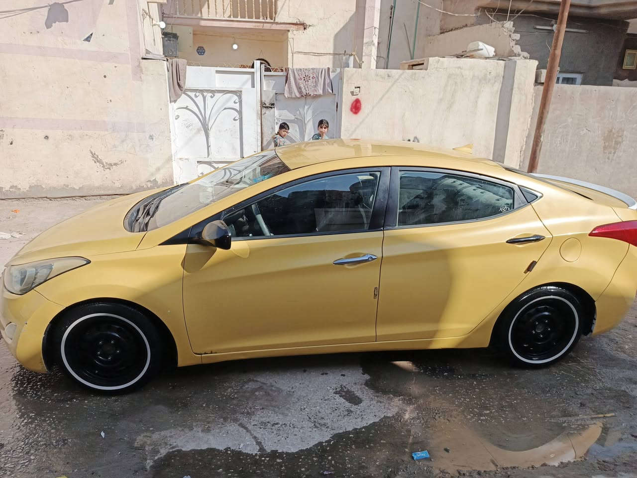 النترا موديل ١٢ رقم كربلاء سنويه انكليزي بس دك لوحات وارد امريكي حادثه جاملغ امامي مصلح نفسه ليبل واحد ما عدا النيد بدون دواخل محرك كير تبريد خير من الله السعر ٩٥ وبي مجال قليل مكان السياره الحله ***********
