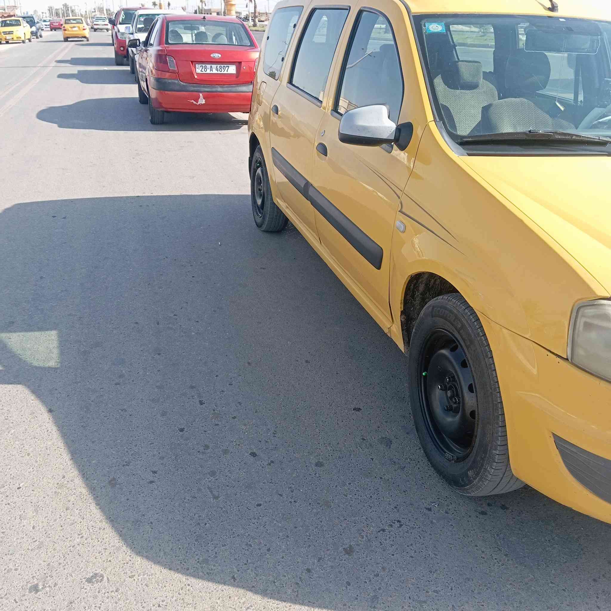 سلام عليكم من رخصة مدير الكروب سيارة للبيع رينو سبعة راكب موديل 11 سيارة جاهزة من كلشي حدادية جديده تخم تاير مكينة وكير جدد تبريد وي السويج ثلج السعر 42 مع المجال ***********
