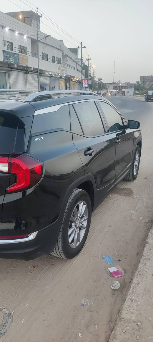 السلام عليكم للبيع جمسي تيران موديل 2024 فول مواصفات حادثه حافه البنيد تعديل بارد. فقط بدون صبغ بدون تبديل ماشيه 10الاف السياره جديده وجاهزه رقم بصره باسمي اي استفسار اتصل على الرقم ***********
