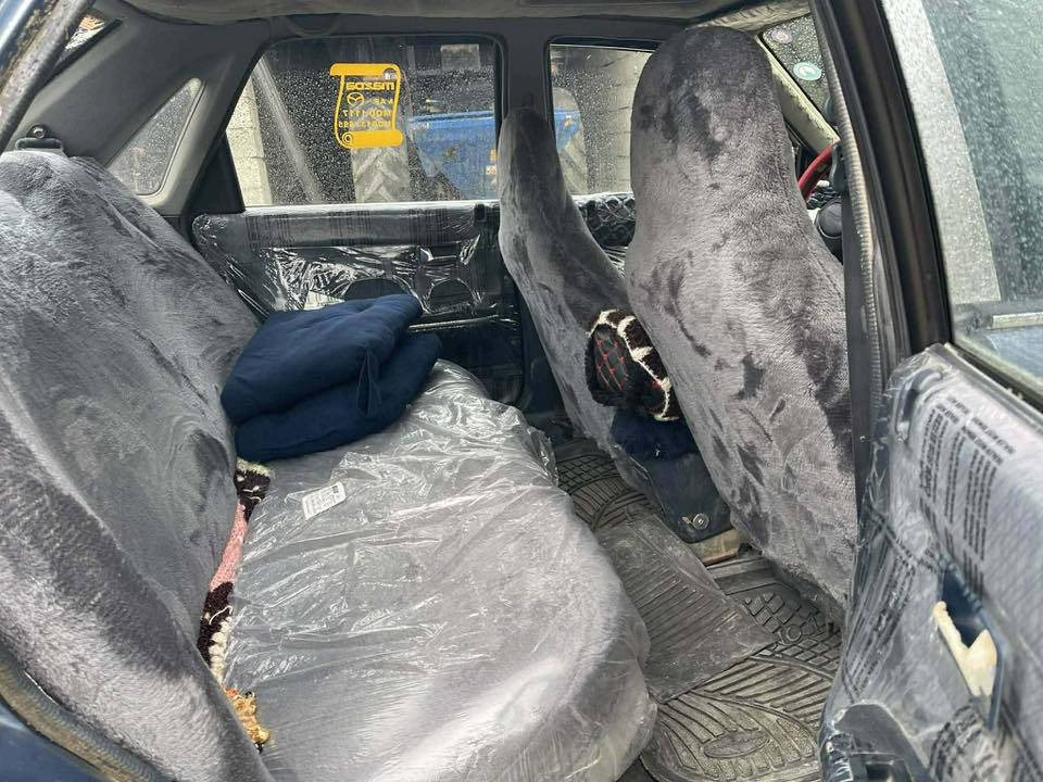 سلاو هاوڕێیان 
مازدا ٦٢٦ سندووق 
مەکینە هەشت و بەخ 
مۆدێل ١٩٨٩
تەبرید گەرمی بەشەرت 
ئاڕمی پلاستیکی هەولێر 
بەشەرتی گێڕ و مەکینە و ئاڕم و ئەوەلیات 
***********
***********
زەڕایەن
