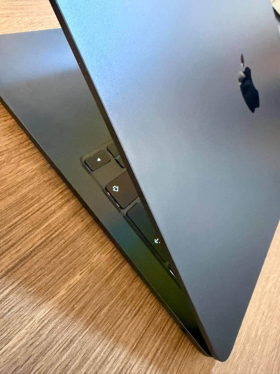 للبيع 🔴

MacBook Air M4 

13-inch

512 GB storage 

16 GB memory 

10-core cpu 

10-core gpu

Midnight - اسود

اخذتها الشهر الثامن بعدها بالضمان والحاسبة جديدة كلش

كل غراضها موجودة وكاملة 

***********
