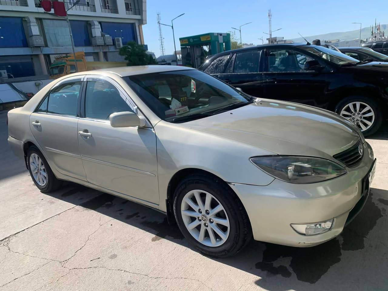 كامري موديل  2004
مةكينة 4بستون
گير ئوتوماتيك
كامل بوياخ  بو جواني  
كامل پيشي داگيراوة 
تةبريد ساردو گةرم 
قرچيكي بچوكي هةية
لةسليمانيم 
سيعري 65مةعامةلة
*********** السليمانية, العراق
