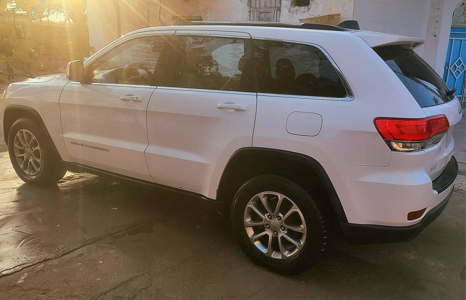 للبيع جيب 2017 وارد أمريكي بدون حادث السعر ١٧٠ وبيها مجال / عنوان : البصرة - الرميلة الشمالية هـ *********** الزبير, البصرة
