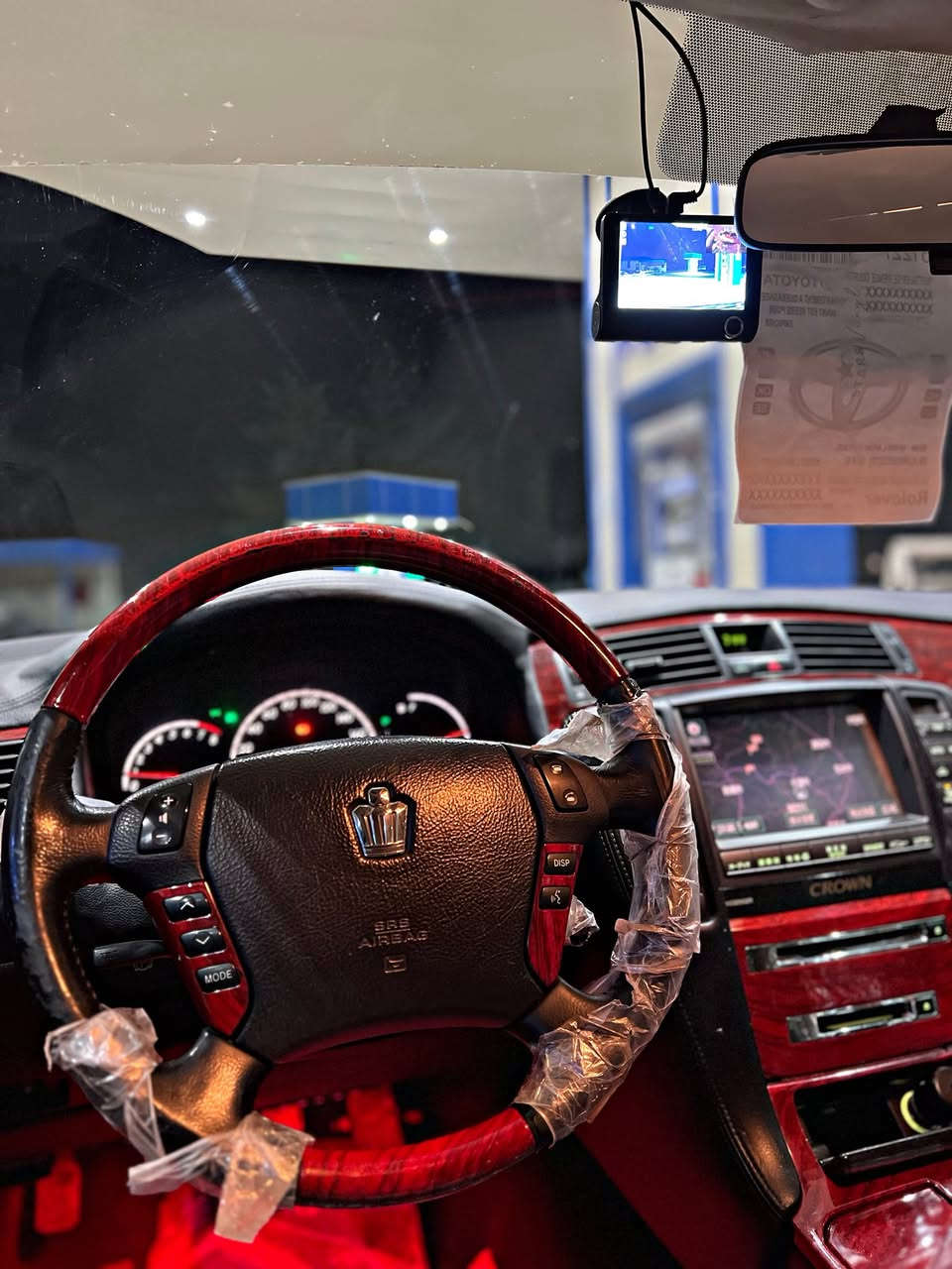 بڕاوە بڕاوە بەس ماشالله بەقەت ساغێک جوانە مۆدیل ٢٠٠٥  بچوک بە بچوک ئاڵتۆنە ڕێک کامل کامل جایز
یەک شوخت و چاڵ نادۆزیەوە بئ بۆیاخە مواسەفاتی سێ دوگمەیە ساج سورە سوکان حەیزەرانە ئاوێنە یشارەتە ویل دنگەیە کامل جایز کراوە برێکی بەستراوە ژئری دوراوەتەوە دەحمو لئدراو کەفەر گۆراو سەقفی بە شەرت  نوکە دەرزی نیە کامل بەسمەی دەرگاکانی مەزبوتە هەر پئنجی  لیدی ژئر پئیەکان بەستراوە ناو لایتی رەش کراوە  چوار تەیەی خاوێن لەژئرە شاشەیە گئرو مەکینەو توندو تۆڵی بە شەرتی دە فیتەر ساردو گەرم مەزبوتە دەحامی بۆبدەحامی بەشەرتو یش دەکات گڵۆپێک نیە یش نەکات لەگیانی سحری $٥٥$ کەمێێێک مەجال موشتەری نی خۆت ماندو مەکە
***********شوێن ژاراوە/ قەڵادزێ
