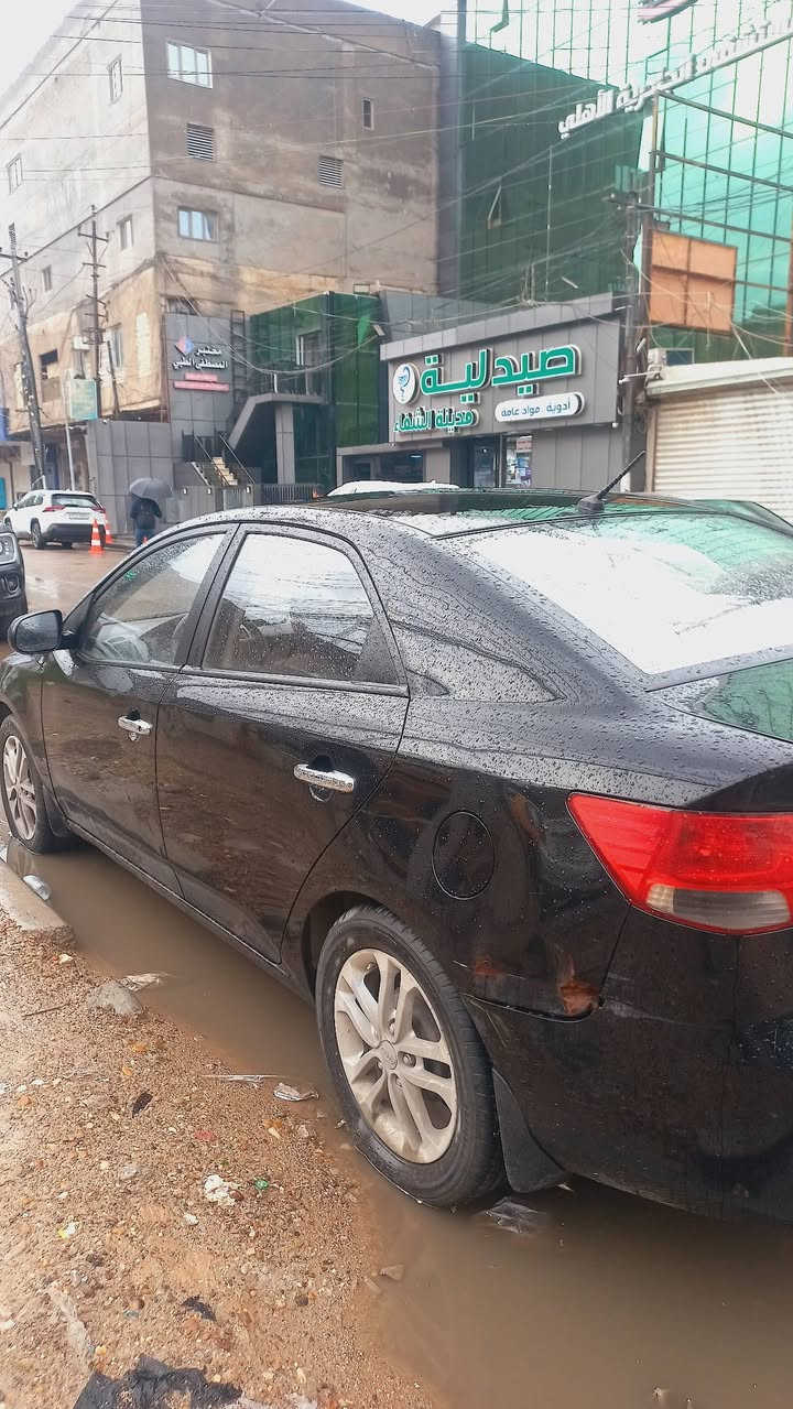 سلام عليكم سيراتو 2012 للبيع خليجي بيه طخه خفيفه بينه بل صوره  
تحويل ثاني يوم  السعر 90 بيه مجال بسيط 
رقم  ***********
