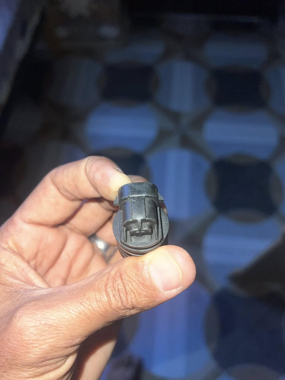 سلام عليكم دوش 18 للبيع شرط الضمان والفحص بكراج شمال سعره 155 الف اني ابيعه 120 الف تفحصه وتاخذه مكاني كركوك حي الوحده ***********
