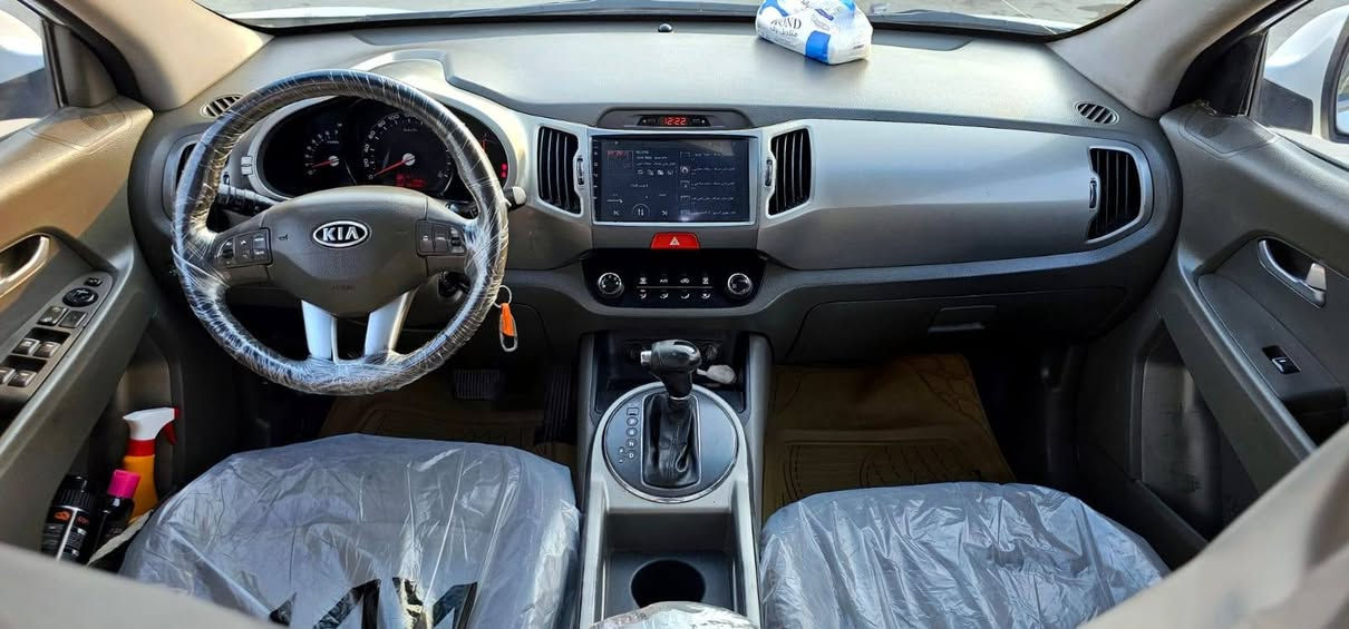 للبيع سبورتج 2011وارد خليجي محدثه2015
السونار مرفق بلمنشور 
رقم سليمانيه الاماني سنويه نافذه 
محرك 2000دوش مكفول 
كير اوتو عادي 6نمر مكفول 
موصفات السياره 
ارباكات سليمه 
سقف بنرامه 
شاشه تاب اندرويد 
كامره خلفيه دواره 
حساسات خلفيه اصل 
اشاير مري 
هيترات مري 
بجم زنون 
ليدات نيكل 
ويل كب اكروم 
نضام ايكو مكثف بانزين 
مري شفط
وباقي الموصفات معروفه 
حداديه مسويه جديده 
منضومت احتراق كامله جديده
السياره عليه منضومت غاز جديده ضمان سنتين
السياره جاهزه من كلشي ماناقصه اي شي 
السعر ١٣٣ وبيه مجال 
***********
مكان السياره بابل
