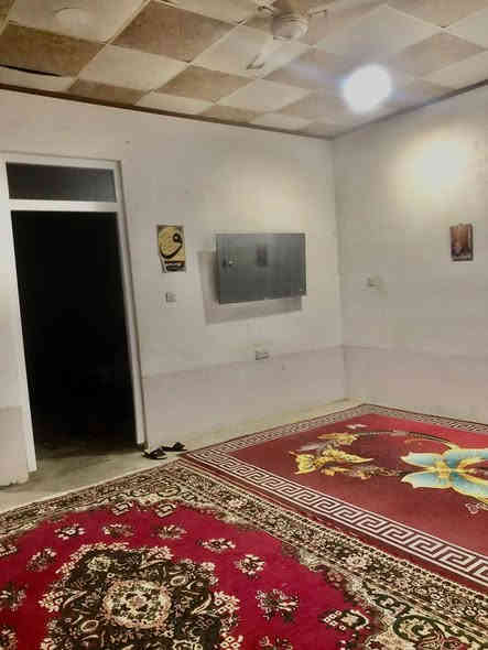 بيع سريع بيت جبراوه قرب بيت حجي اركان مساحه140متر مربع بناء طابق واحد أرضي عدد غرف نوم2
هول خطار 
استقبال
مطبخ حمام صحيات طرمه كراج سياره كاع صب سقف ثانوي خدمات واصله ماء كهرباء فرع صب السعر 12مليون وبي مجال رقم الهاتف***********
