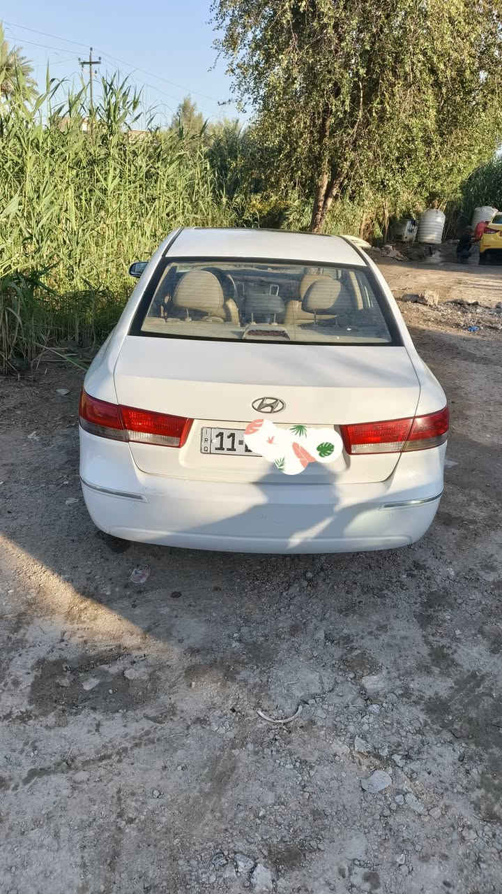 السلام عليكم للبيع سياره سوناته موديل 9 رقم بغداد جديد سنويه جديده لل (31 ) كير محرك 2400 دخم تاير تبريد خير من الله السياره مصبوغه عام السعر 80 وبيه مجال قليل الهاتف *********** مكان بابل
