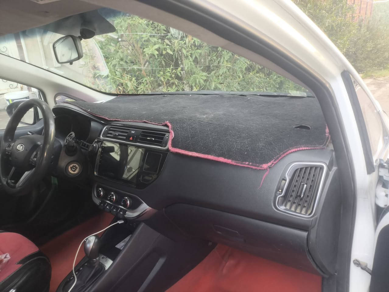 السلام عليكم كيه ريو 2016
محرك 1600

مواصفات عاديه بيه شاشه كبيره  تضام Eco الاقتصادي اتحكم ستيرن داخل اسود ورصاصي 
سنوياه ساقطه تجديد عليه 
كير محرك كفاله لا تنقيط 
حدثه  امامي جاملغ جه السائق من امريكيه 
بالعراق جملغ أمام جه الراكب مبدل نفي الون شركه اصلي بدون حادث بدلته 
السعر 105$ بيه مجال 
العنوان بغداد الكاظمية 
للاستفسار 
***********
