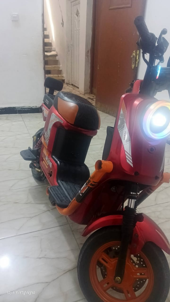 السلام عليكم دراجه شحن H900 دراجه بطاريات كله جديدات  بيها خلل واحد البصمه مال دراجه مجلبه السعر 450  وبيها مجال العنوان ديالى ناحيه كنعان رقم ***********
