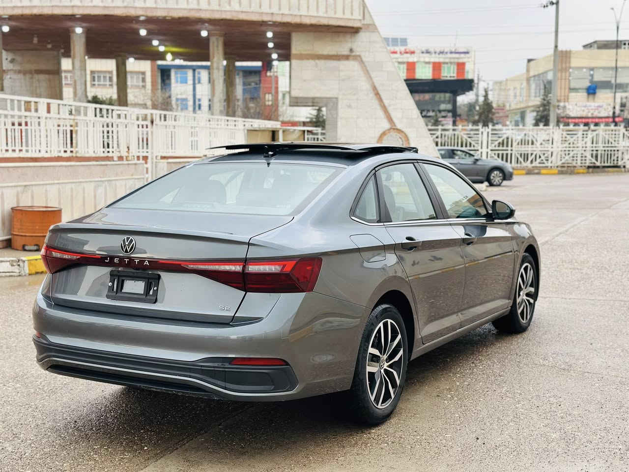 Volkswagen-Jetta:
موديل:2025
مصفات فول :SE
ماشي:15الف ميل 
جملغ وبولند صبغ بدون دواخل 
اربك فقط سكان سيستم
سيارة بدون مصرف جاهز 
رقم كاتي شرط ترقيم 
سعر 148ورقة مجال 
رقم واتساب ***********
مكان سيارة عقرة
