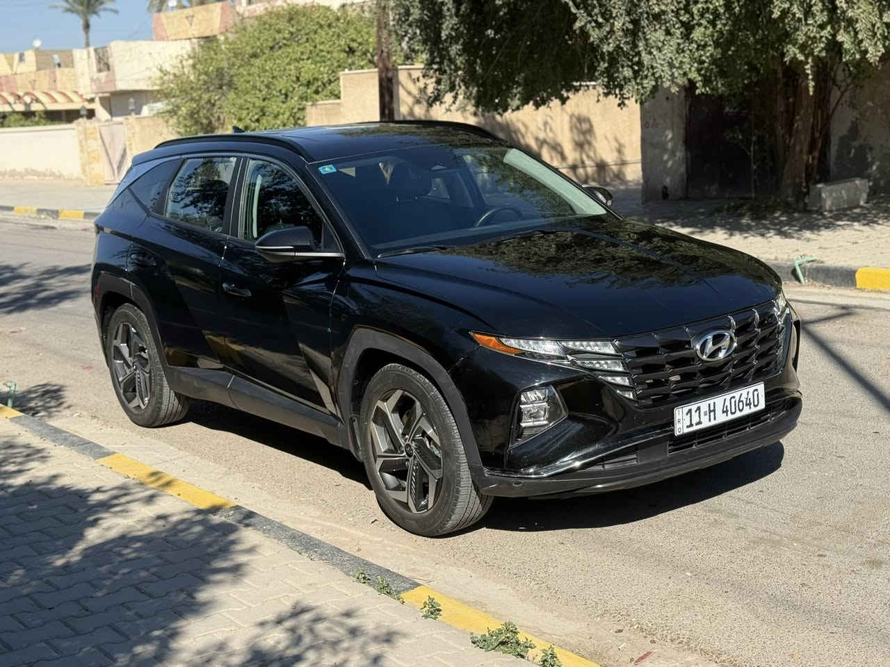 للبيع 
توسان موديل ٢٠٢٣ وارد امريكي رقم بغداد 
فول مواصفات 
محرك ٢٥٠٠
بصمه 
تشغيل عن بعد
فتحه 
كشنات جلد مع تدفئه بالكشنات 
جنطه كهرباء 
رادار مع نقطه عمياء 
وبقية المواصفات المعروفه 
السياره حادثها بالبنيد ومصلح ع بارد بدون دواخل ومنزل صور الحادث سياره جاهزه من كل النواحي 
#السعر ١٩٤ وبيها مجال 
مكان السياره المحموديه 
للستفسار ***********
