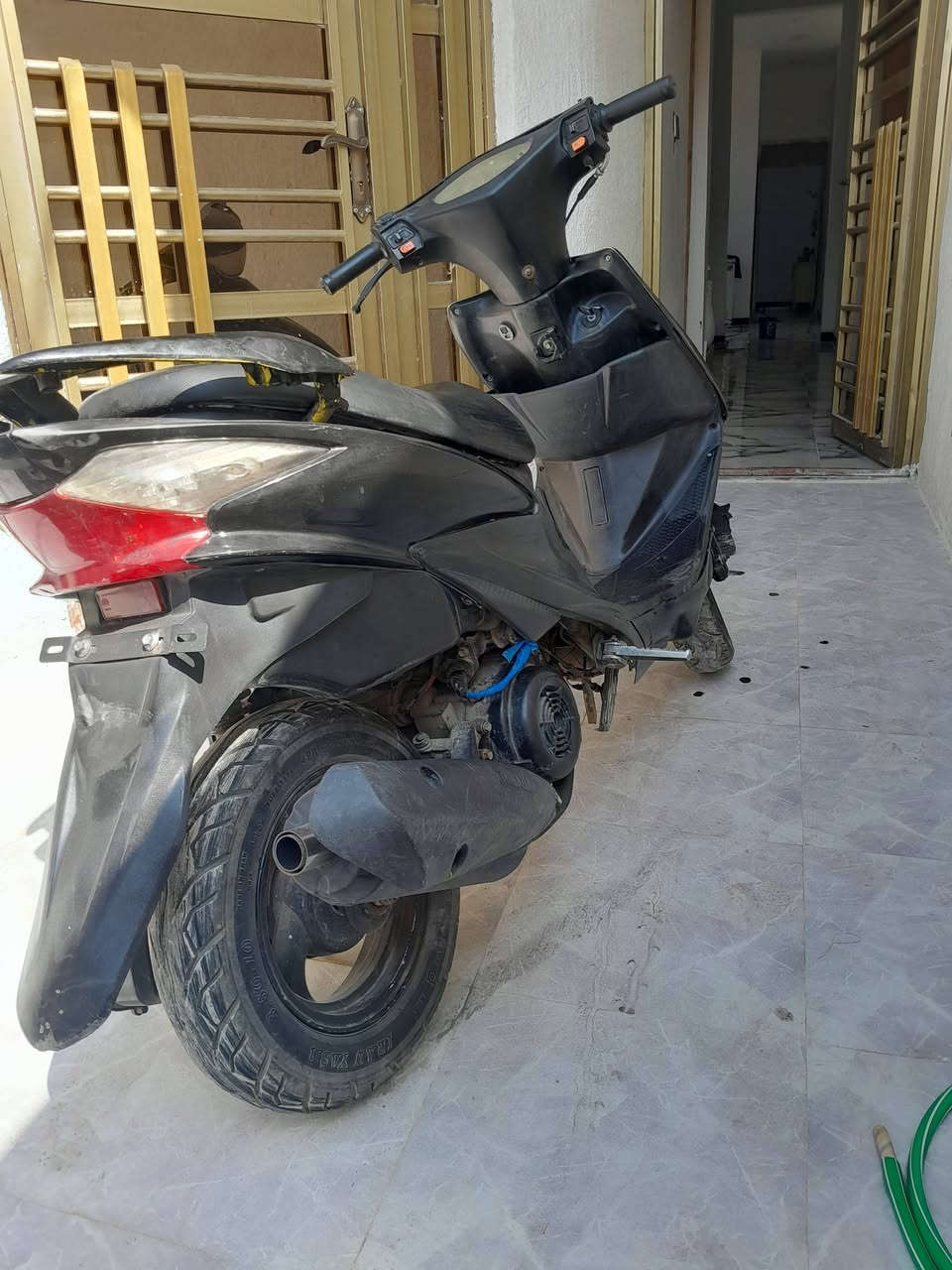 ااسلام عليكم حبايب دراجه ادرس ماليزي للبيع دراجه خير من الله محرك لاتبخير ولا تنقيص شلعه ومعدل صالنصه رياضي محرك اخرس اشاير كلوبات كلها شغاله سلف هندر الدراجه رايدها ب 225 وبيها مجال الشراي يشلع عيوني مكانها كوت الجديده الخاص مفتوح رقم الهاتف ***********
