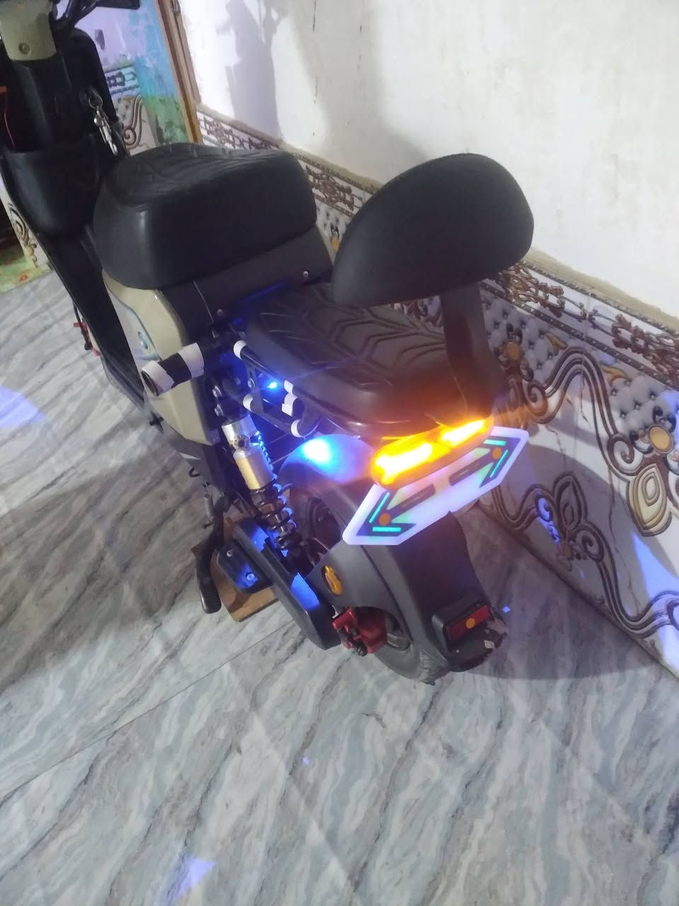 دراجه شحن ار 9 للبيع دراجه حلوه ونضيفه
تحتوي عله اسويجين وبصمه وكارت وبطاريات 22 امبير الوحده السعر 450 وبيه مجال الاستفسار عله هاذ الرقم ***********
