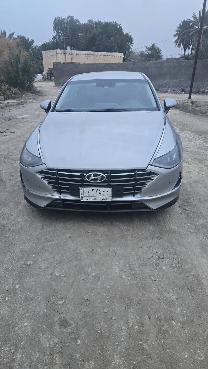 السلام عليكم سوناتا للبيع وارد امريكي 2021معوقين مثنى وكاله بسم المشتري محرك2500 جاهزه من كلشي حادثه من امريكه بس خشم البنيد جاملغ وبنيد تبديل وبيه قطعتين صبغ بدون دواخل صور الحادثه بلمنشور مع سونارماشيه 106 السعر150مكاني السماوه الرميثه للاستفسار الاتصال ***********مراوس ترهم وذا واحدعنده90ولباقي مده عادي
